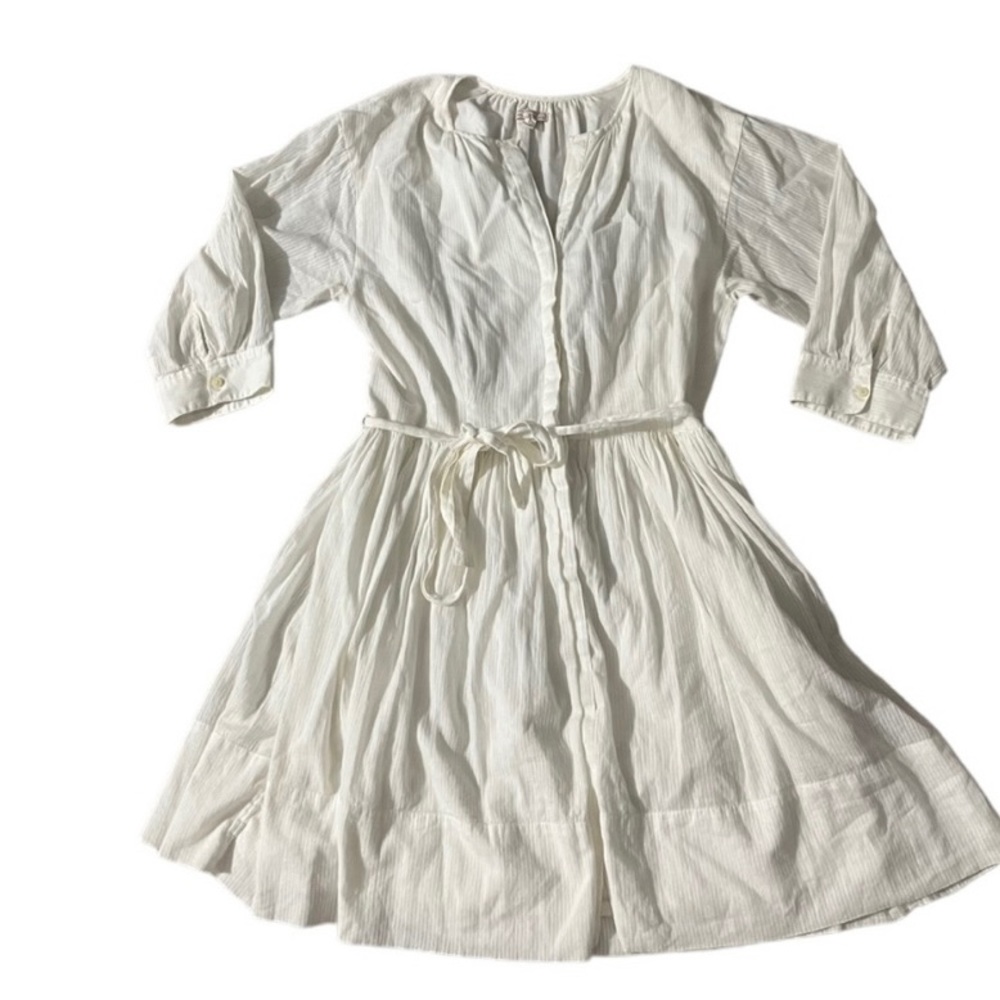 White dress GAP sleeved dress